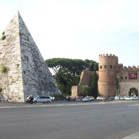 Modern Apartment Near Colosseum Rom Exterior foto
